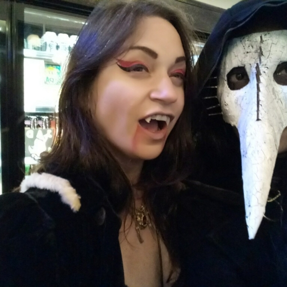 Meet your Posher, Becky 🍓 - Picture 2 of 8